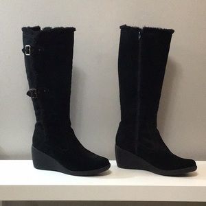 NWOT Genuine suede leather Hush Puppies